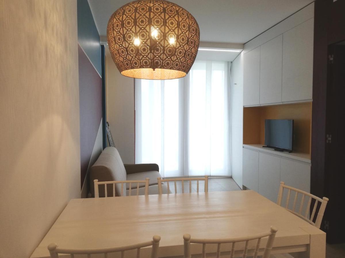 Milan Residence ロゾリーナ・マーレ エクステリア 写真